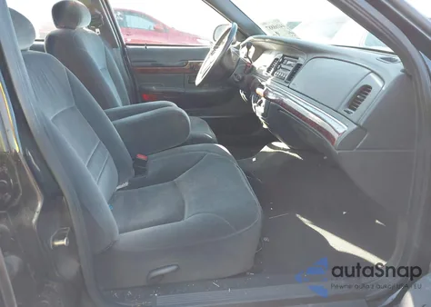 2002 Mercury Grand Marquis Gs z USA, uszkodzony, nr VIN 2MEFM74W12X624317